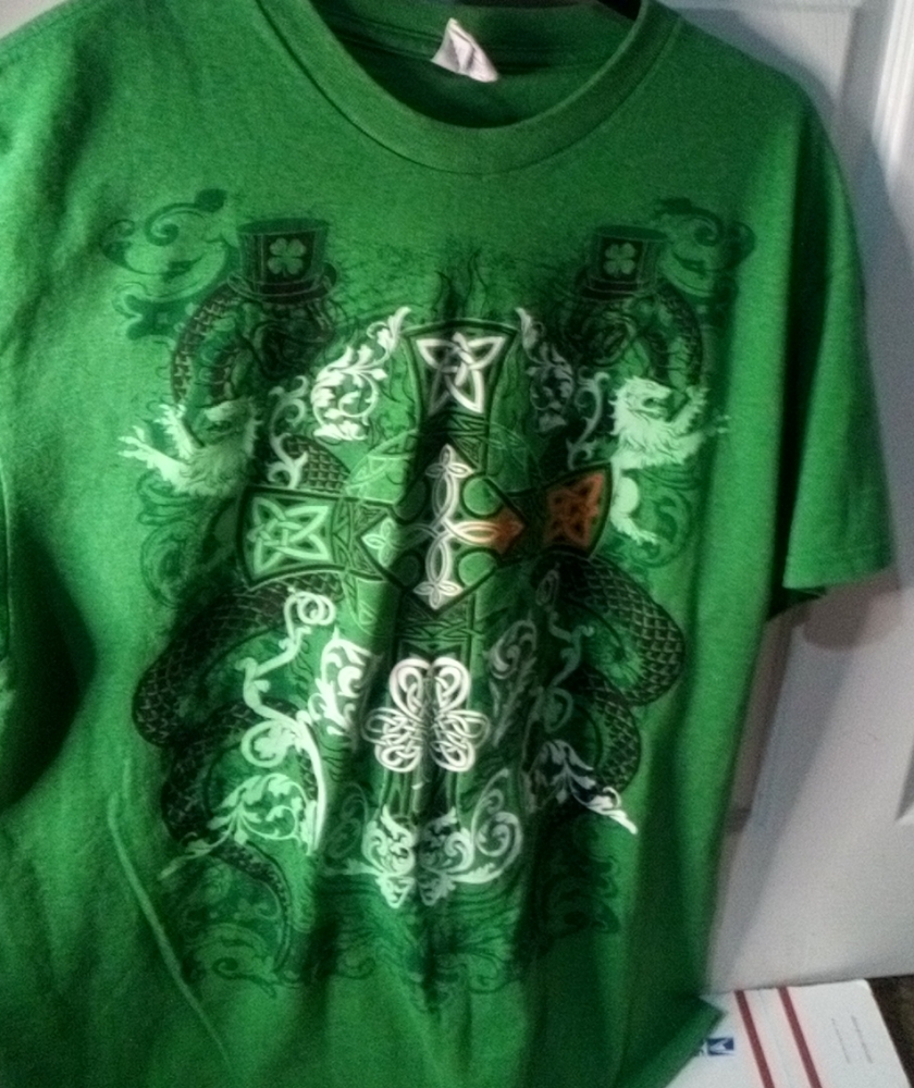 Vintage Irish Shirt Mens XL Green St. Patricks Day Shamrock Crest Snakes